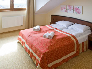 viešbučio kambariai apartamentai apgyvendinimas kalnai Sudetes ilsisi Lenkijoje
